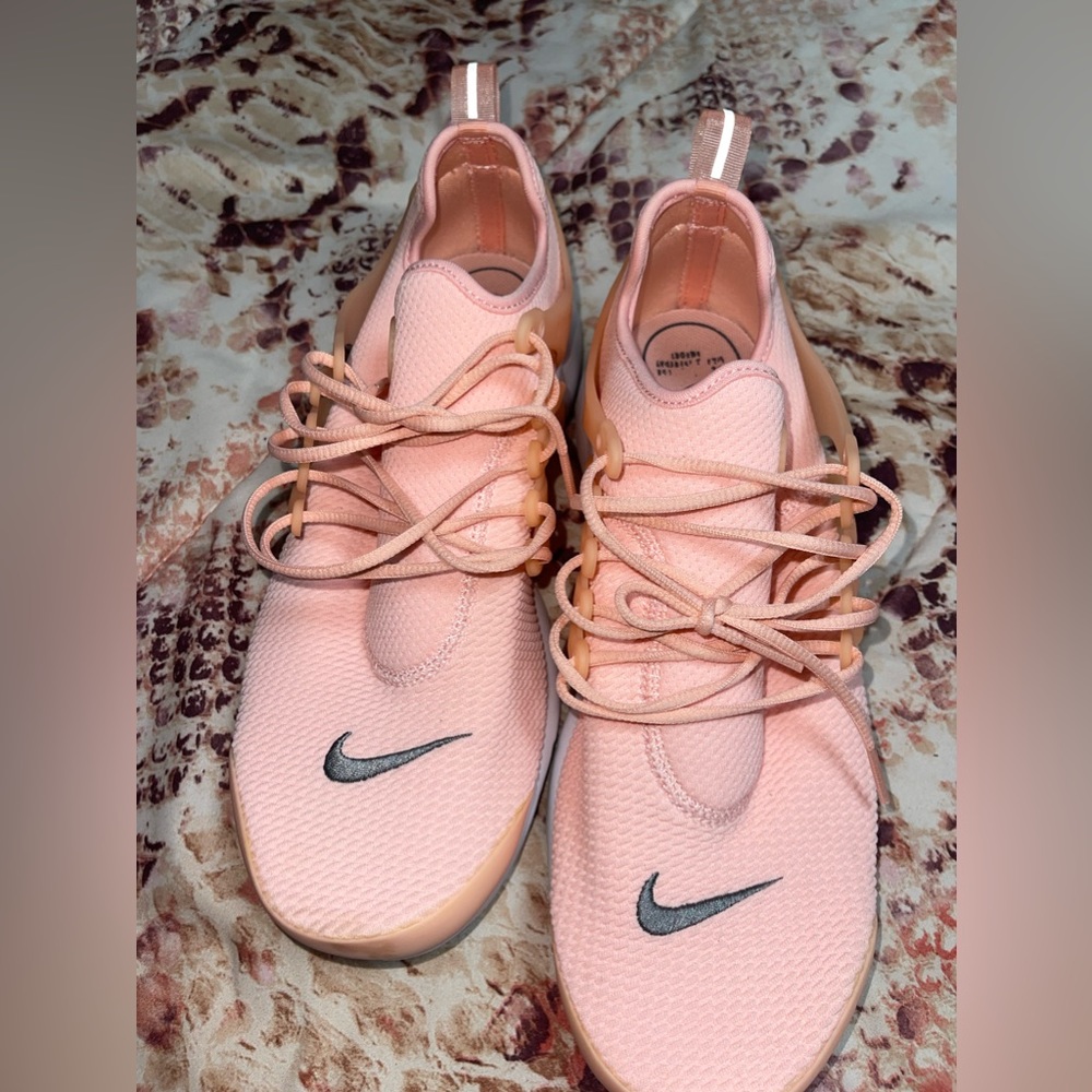 Pink presto Nike